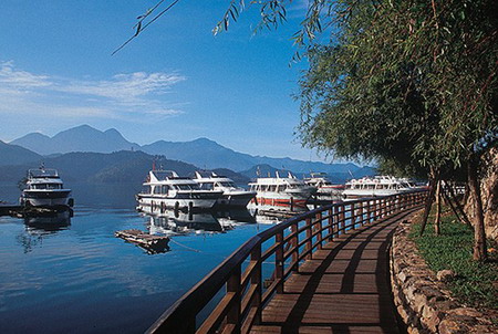 日月潭 湛岸沙蓮遊船 遊湖船票 特價 250 主題活動賞鯨遊艇泛舟 大億國際旅行社